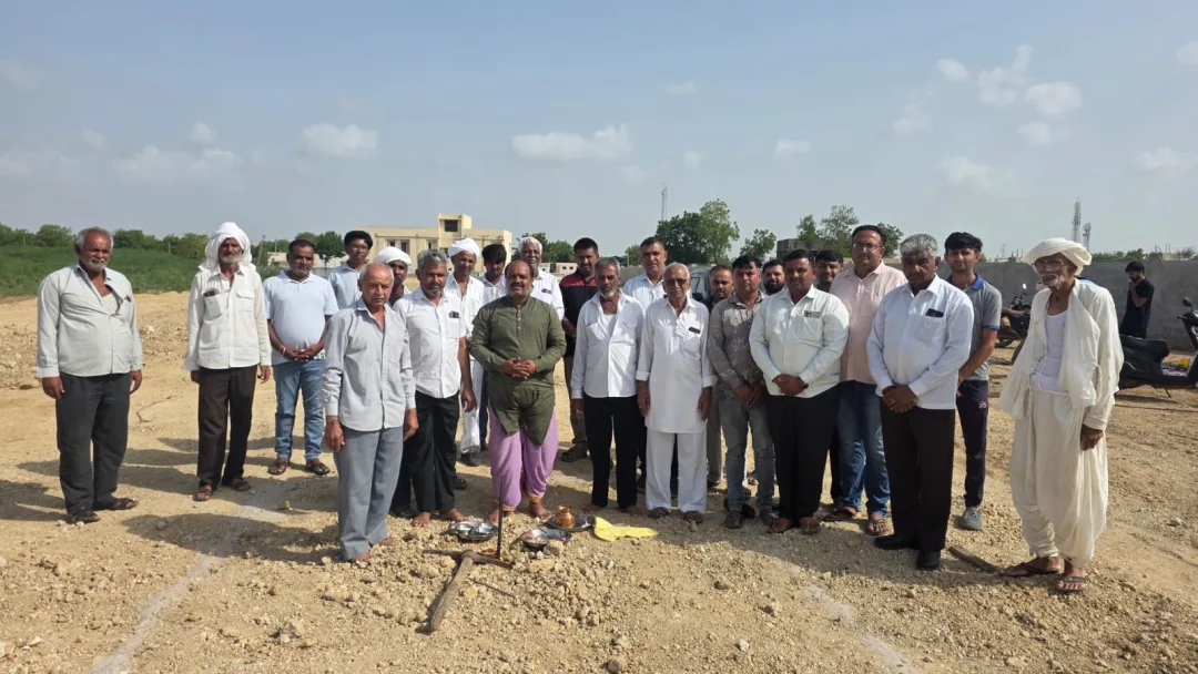 ટીપે ટીપે સરોવર ભરાયું, આંબાપર ગૌશાળામાં એક કરોડને ખર્ચે બનનાર નવા સેડનું ભૂમિ પૂજન કરવામાં આવ્યું.